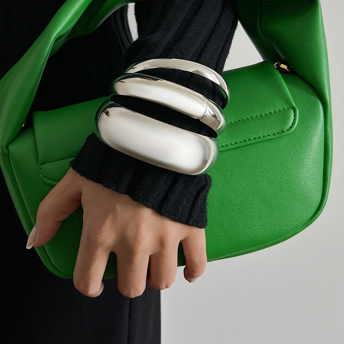 Wholesale Retro Niche Glow Bracelet suit Exaggerated Snakeskin Thread Hand Jewelry